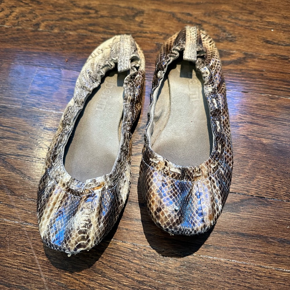 Beirn lime green Water Snake Skin Ballet Flats size 6